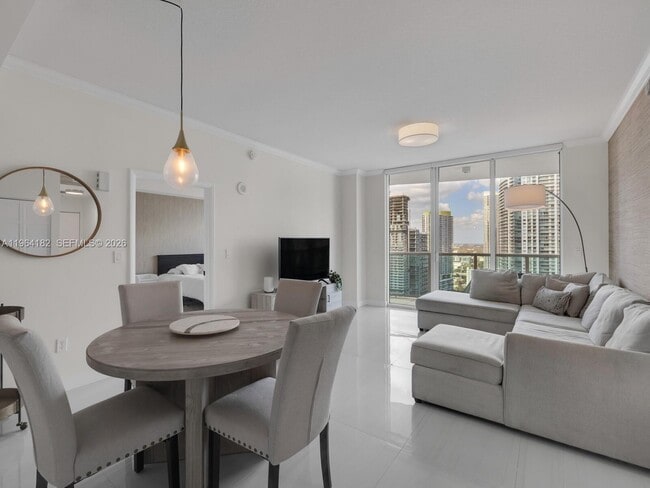 Photo - 31 SE 5th St Unidad 3419