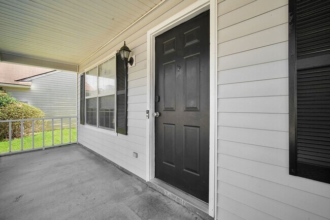 Photo - Charming Cape Cod-Style Home with 4 Bedrooms in Savannah, GA