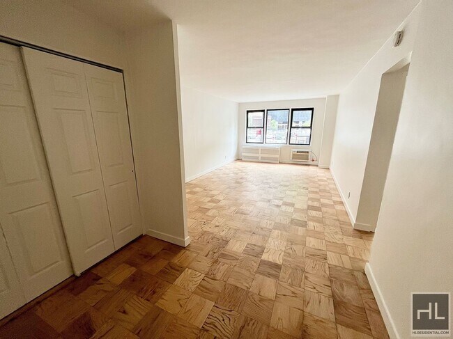 Photo - EAST 36 STREET Unit 1H