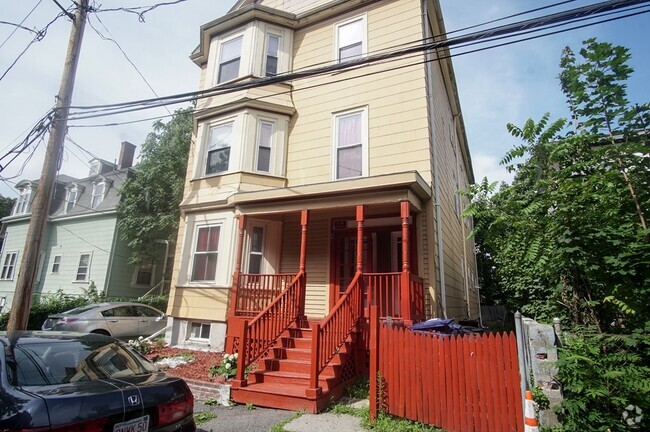 Building Photo - 4 Burton Ave Unit 3 Rental