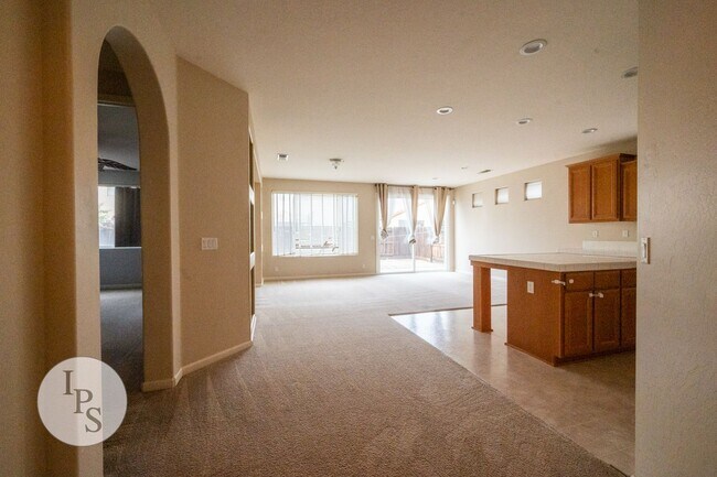 Photo - North East Fresno ‘Like New’ Home, 3BR/2BA, Built 2008 - Lots of Amenities!