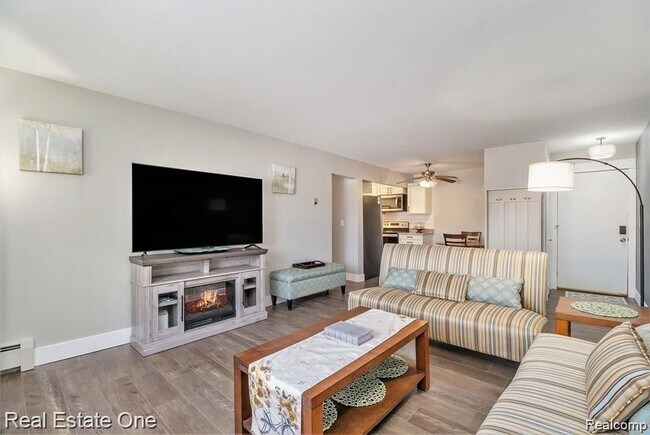 803 Plate St Unit 104