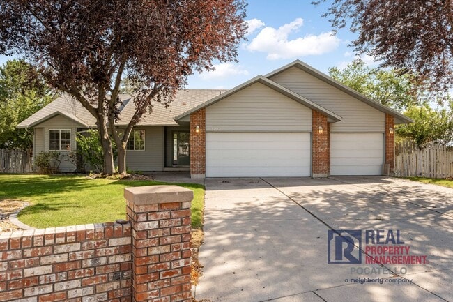Photo - 2192 Marigold St