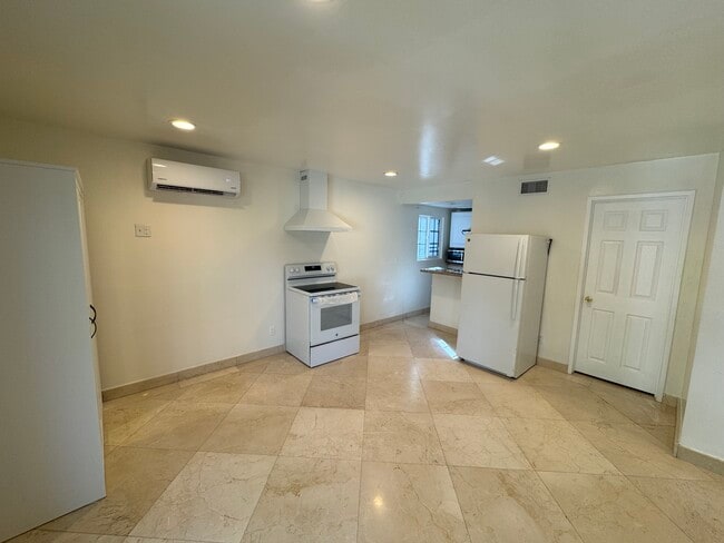 Photo - 22924 De Kalb Dr Unidad Guesthouse ADU