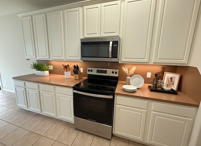 Photo - 16623 Newglen Ln