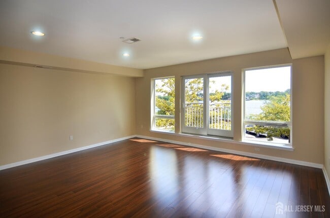 Building Photo - 368 Rector St Rental