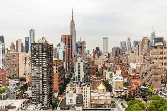 Photo - 401 E 34th St Unidad FL9-ID2115