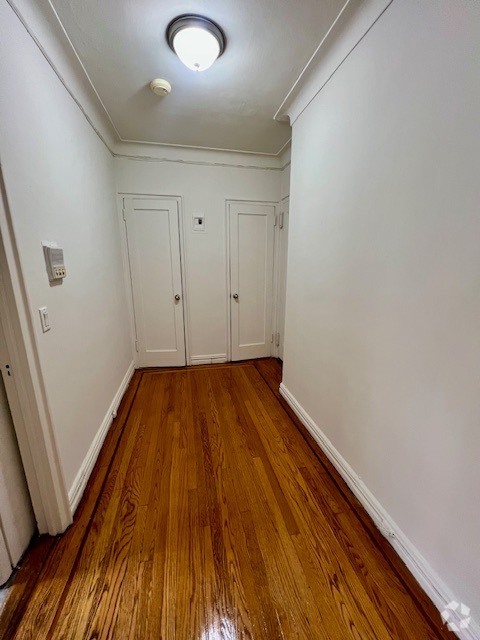 Building Photo - 311 Main St Rental