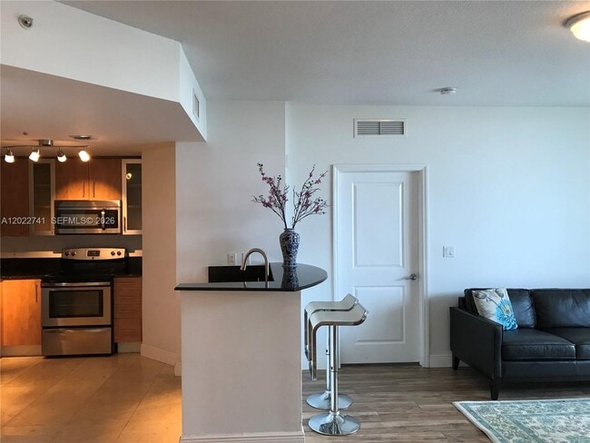 Photo - 7900 Harbor Island Dr Unidad 523