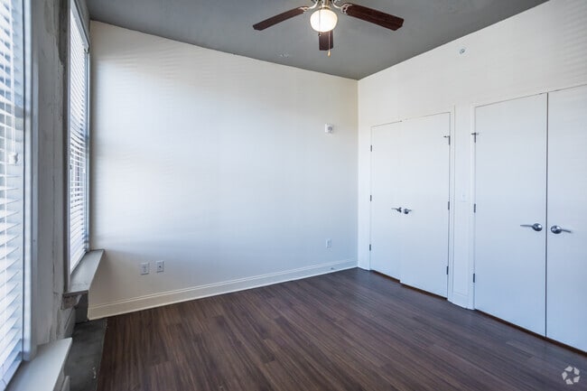 3 BR, 3 BA - 1743SF
