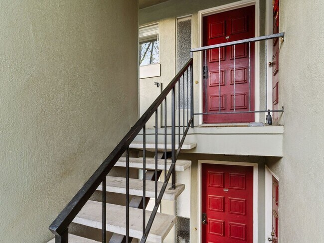 Photo - 2 Bd/1 Ba Farm Hill Condo - Top-floor Unit...