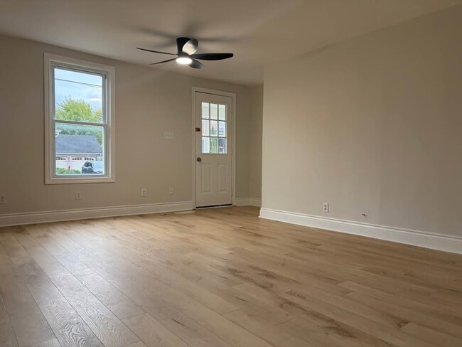 Photo - 390 Mathew St