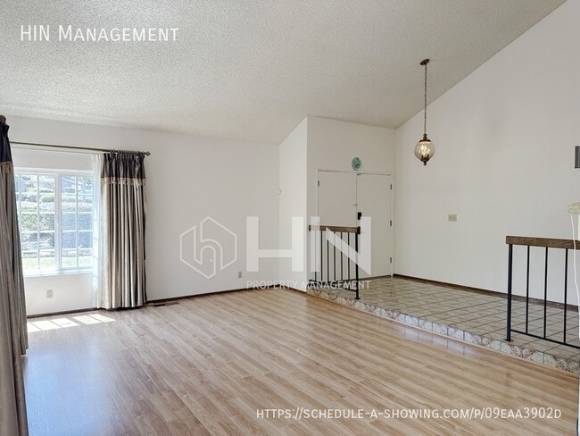 Photo - 43000 Noria Rd