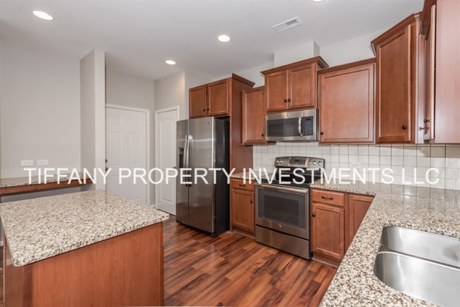 Photo - 8219 Romana Red Ln