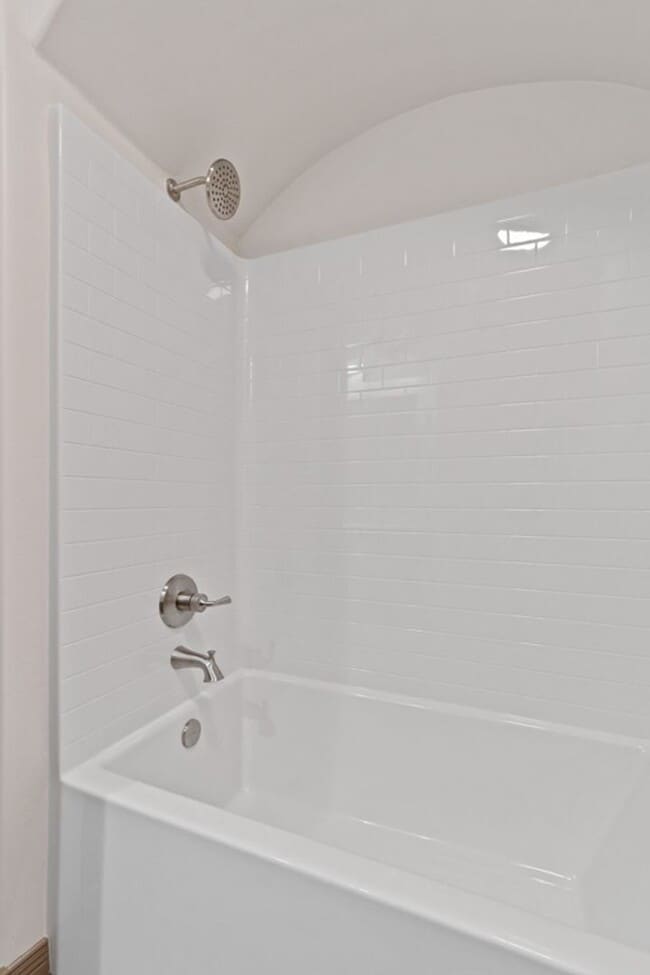 Photo - Newer Townhome, $400.00 off your first months rent!!!