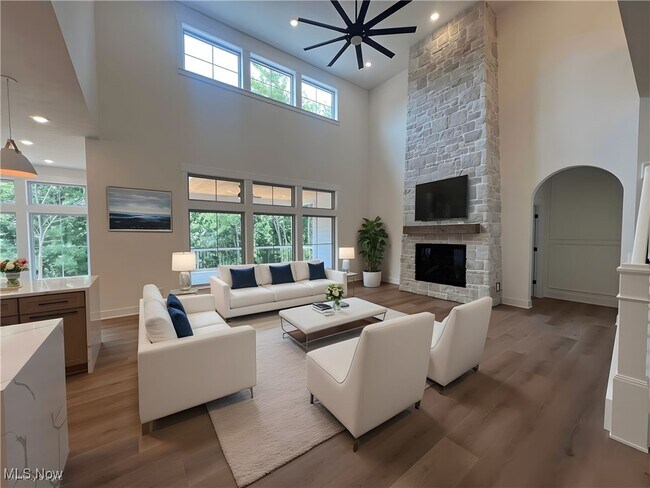 Photo - 580 Hardwick Dr