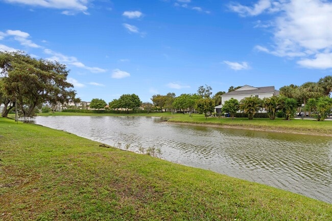 Photo - 5545 Courtyard Dr