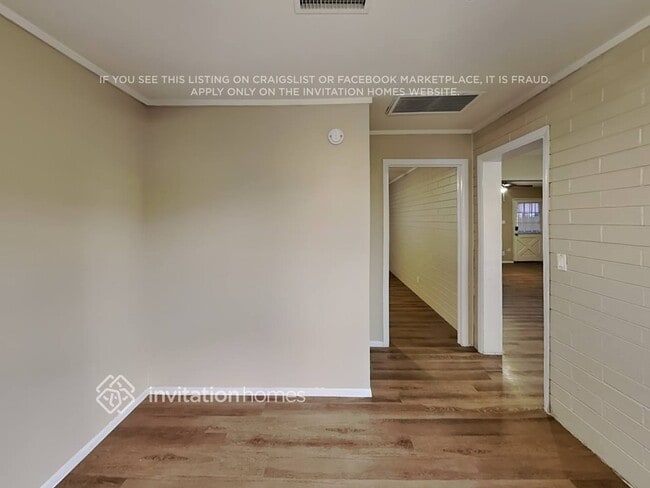 Photo - 1816 S Parkside Dr