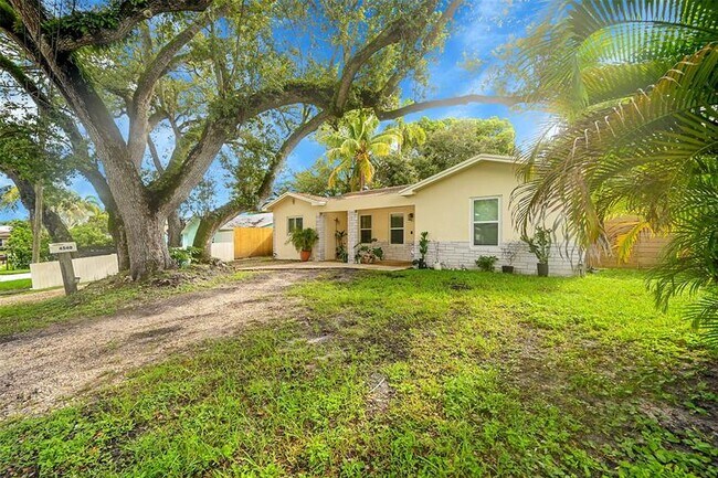 Building Photo - 4540 SW 26th Terrace Rental