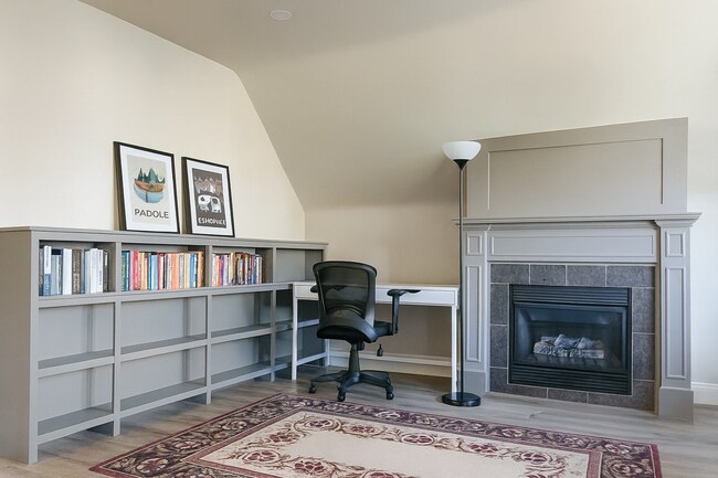 Photo - 12 Somerset St W Unit 3