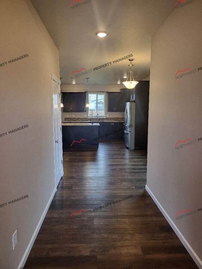 Photo - STATUS: AVAILABLE | R316 |  $2495.00