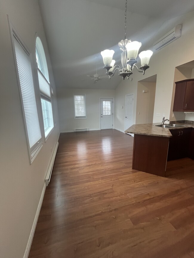 Photo - 1055 Birchwood Trail