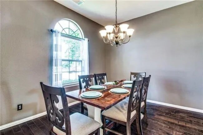 Photo - 1720 Rosson Rd