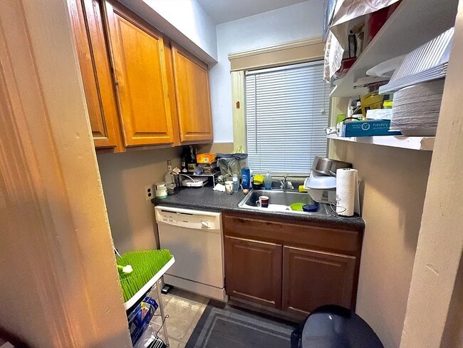 Photo - 328 Brooks St