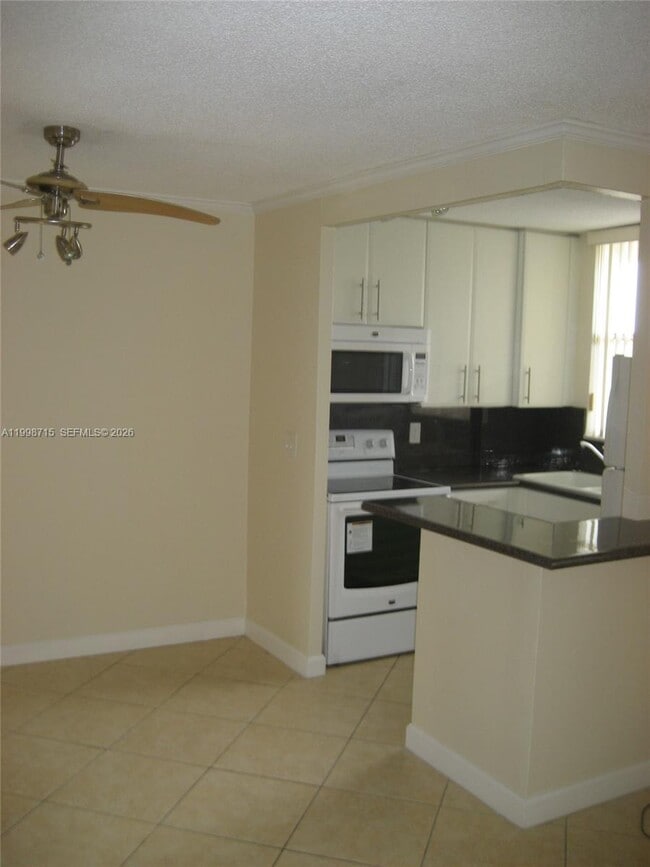 Building Photo - 1801 S Treasure Dr Unit 409