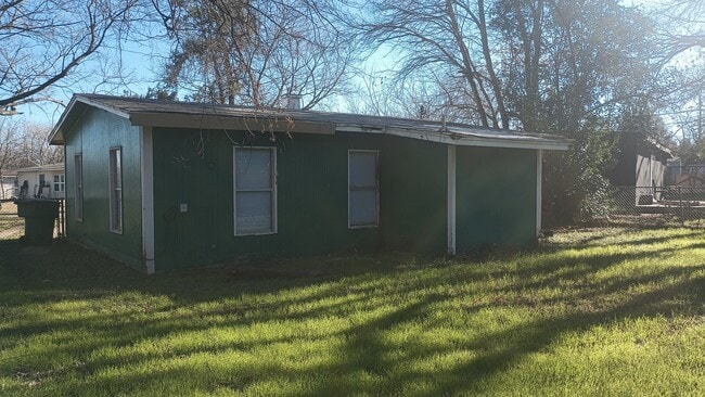 Back of the house. - 216 Southside Dr