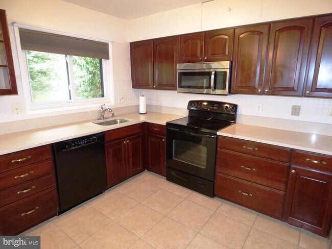 Photo - 2253 Coppersmith Square