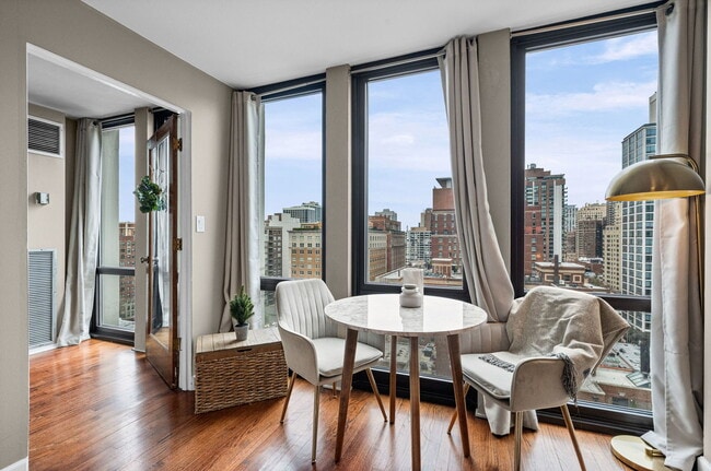 Photo - 1 E Scott St Unit 1601