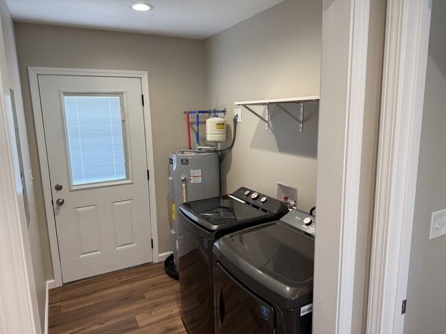 Photo - 105 Robins Way Unit A