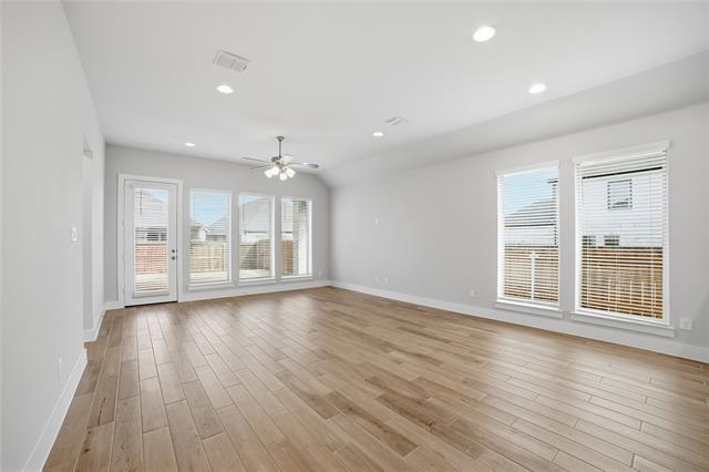 Photo - 3053 Elmwood St