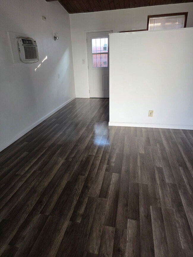 Photo - 3250 1/2 Walnut Grove Ave