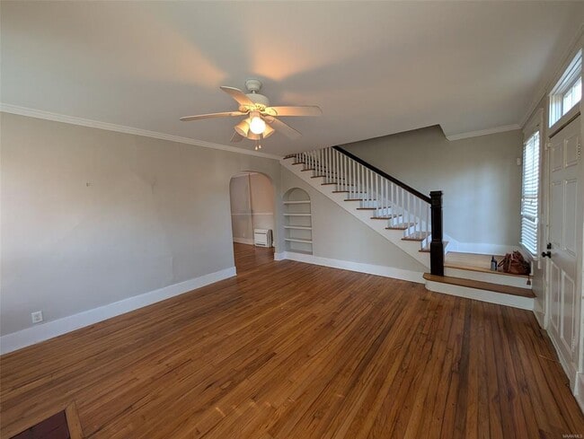 Photo - 2166 College St