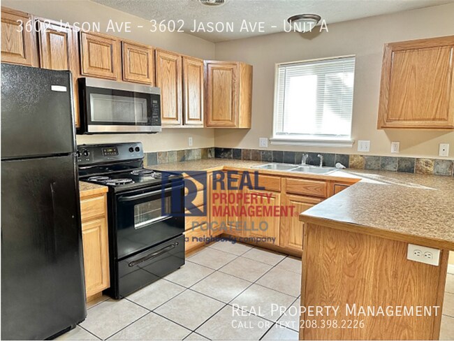 Photo - 3 Bed/ 1.5 bath duplex - Pets negotiable Unidad A