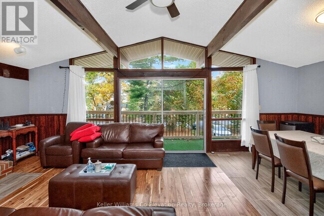 Photo - 1950 Champlain Rd