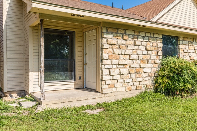 Building Photo - 909 Shepherd St Rental