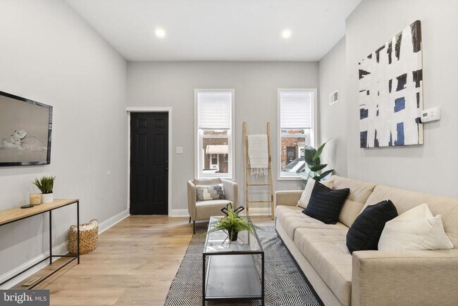 Photo - 2571 Coral St