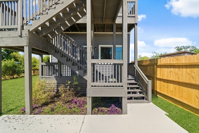 Photo - 8203 Tower St