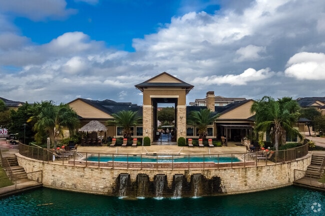 Piscina - Falls at Copper Lake