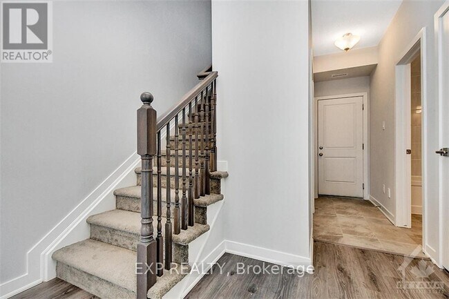 Photo - 821 Mikinak Rd.