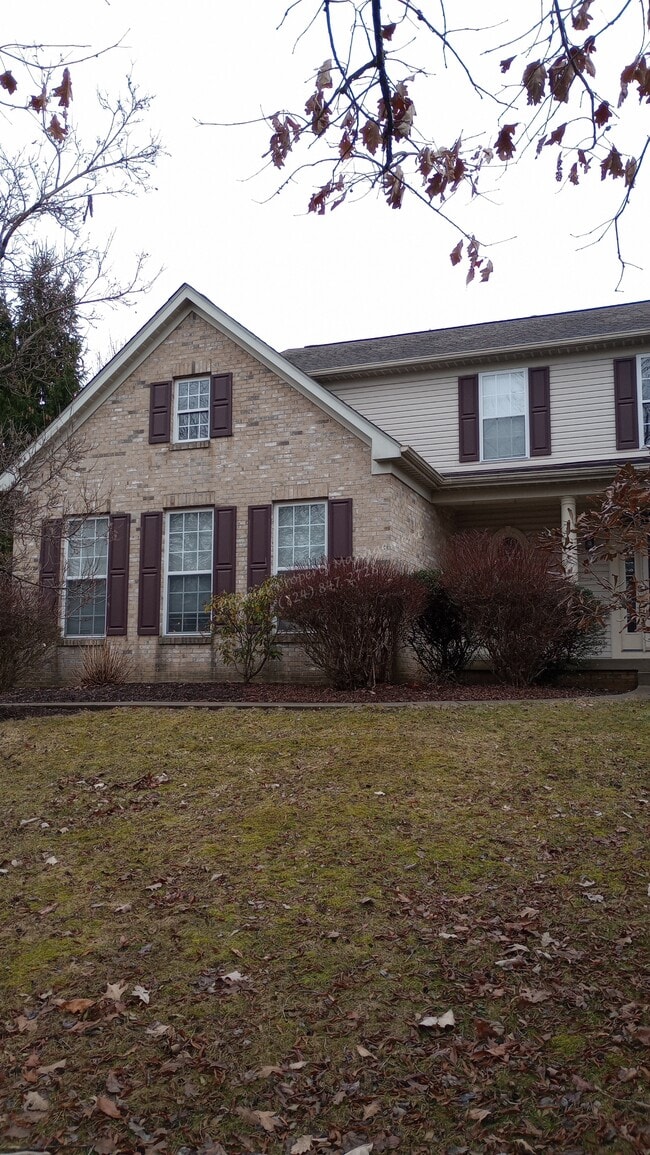 Photo - 709 Williamsburg Ct