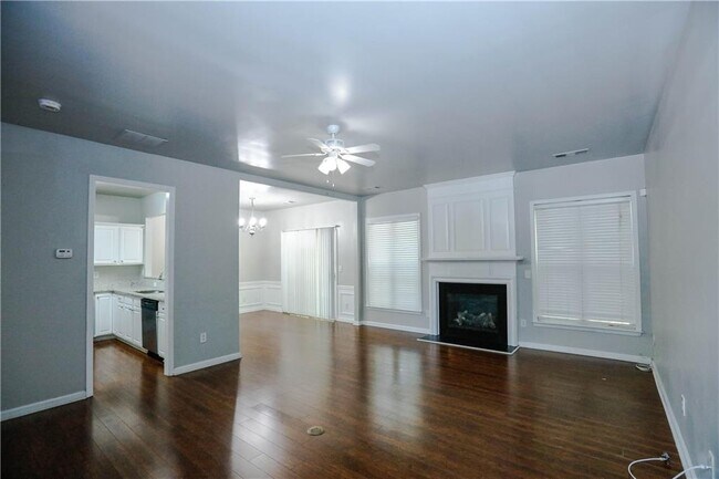 Photo - 2388 Fairlie Dr Casa Adosada