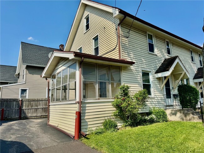 Photo - 235 E Elm St