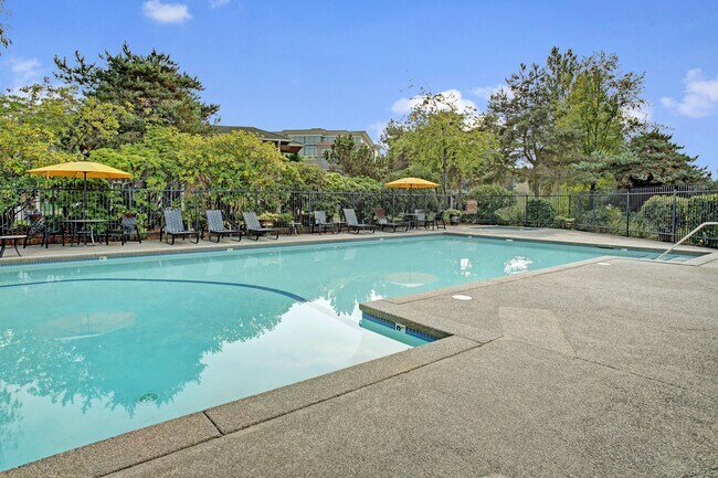 Building Photo - Lakeside Apartments