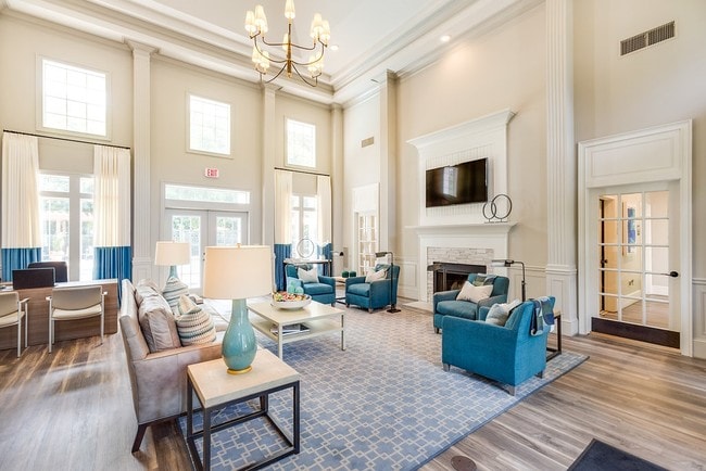 Crowne at James Landing