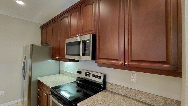 Photo - 3 Bedroom, 2 Bath Condo in Lakeside at Lak...