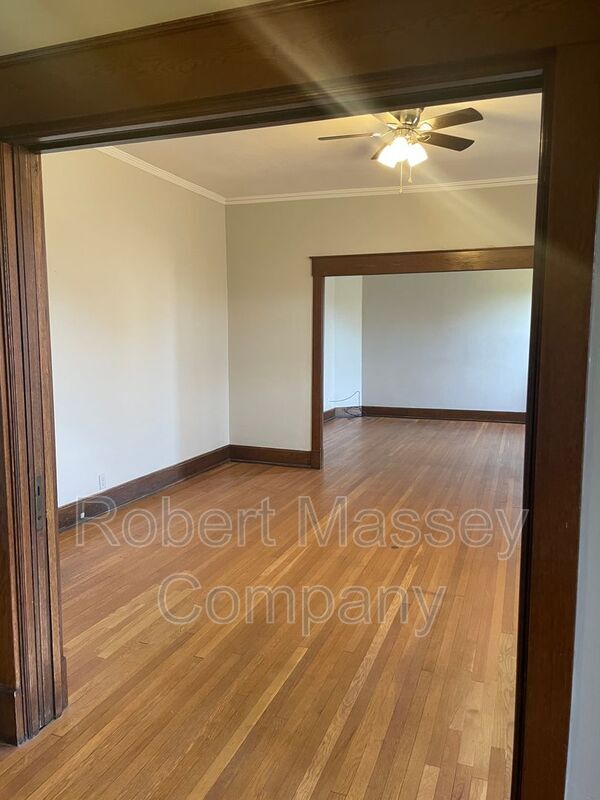 Building Photo - 2014 Cherokee Pkwy Unit K